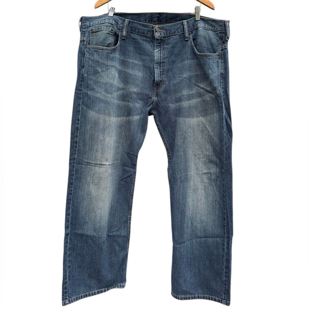Levi's Strauss Men's 100% Cotton Medium Wash Denim Straight Jeans Size W42L30